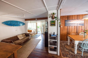 Dilly Dally-Original Amity Shack in the perfect location!, Coomera
